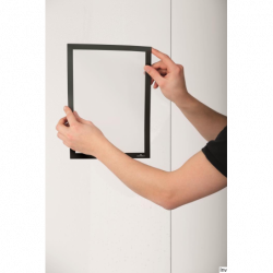 Ramka plakatowa DURAFRAME SUN A4 czarna magnetyczna do prezentacji informacji na powierzchniach szklanych DURABLE