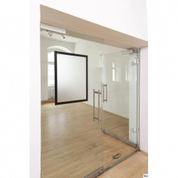 Ramka plakatowa Durable DURAFRAME A2 czarna samoprzylepna magnetyczna 50 x 70 cm z właściwościami antyodblaskowymi