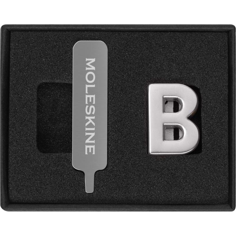Przypinka MOLESKINE B, srebrna