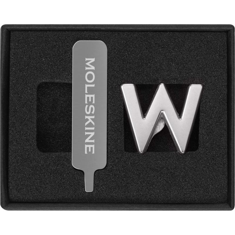 Przypinka MOLESKINE W, srebrna