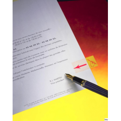 Zakładki indeksujące Post-It 3M z nadrukiem ręki i ołówka, żółto-czerwone, 25,4x43,2mm, 50 sztuk