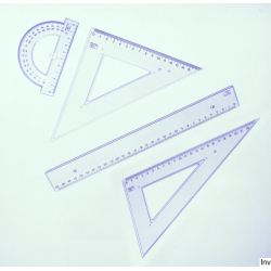 Komplet geometryczny Pratel z linijką 30 cm i ekierkami 45/60 stopni, kątomierzem 10 cm, przezroczysty