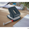 Dziurkacz Leitz Cosy szary do 30 kartek z ergonomicznym uchwytem i 10-letnią gwarancją