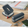 Zszywacz Leitz Cosy szary do 30 kartek z technologią Direct Impact