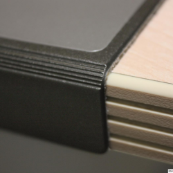 Podkład na biurko Durable 650x500 mm czarny z zabezpieczeniem krawędzi